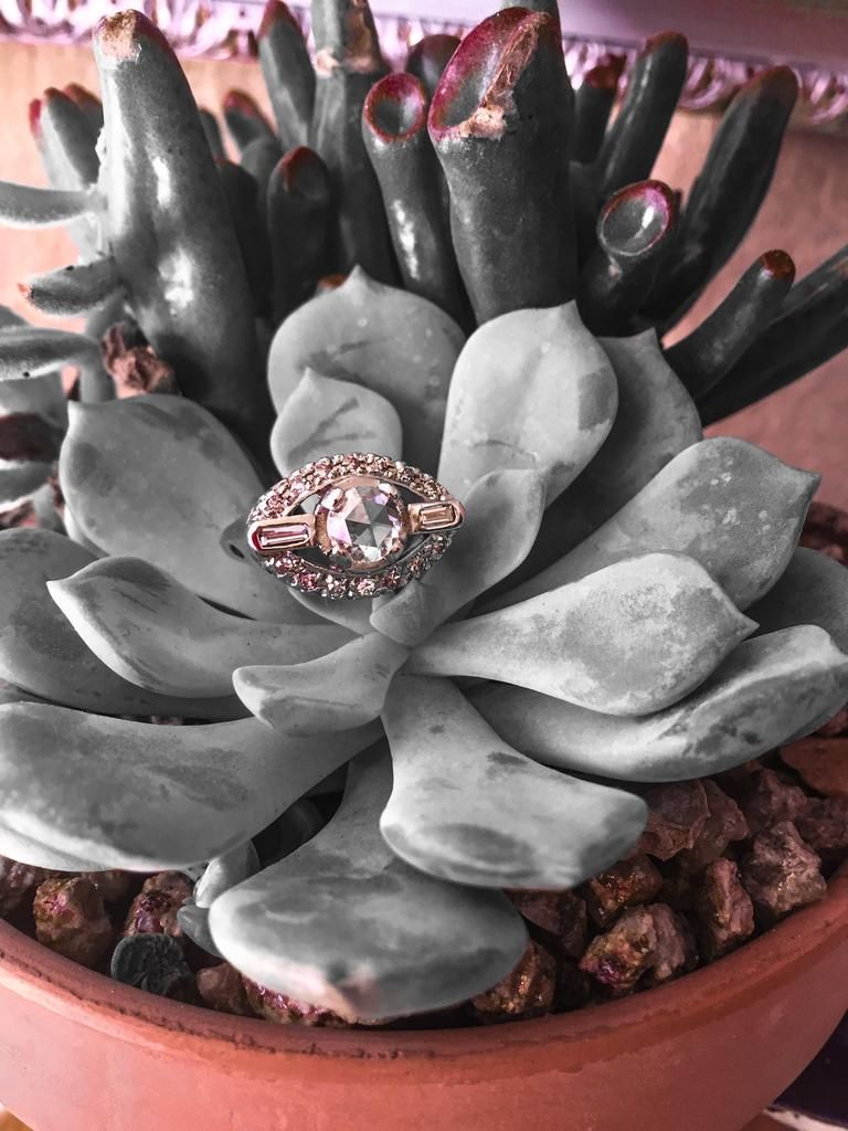 Sparkly eye candy found at thefacetlounge.com!