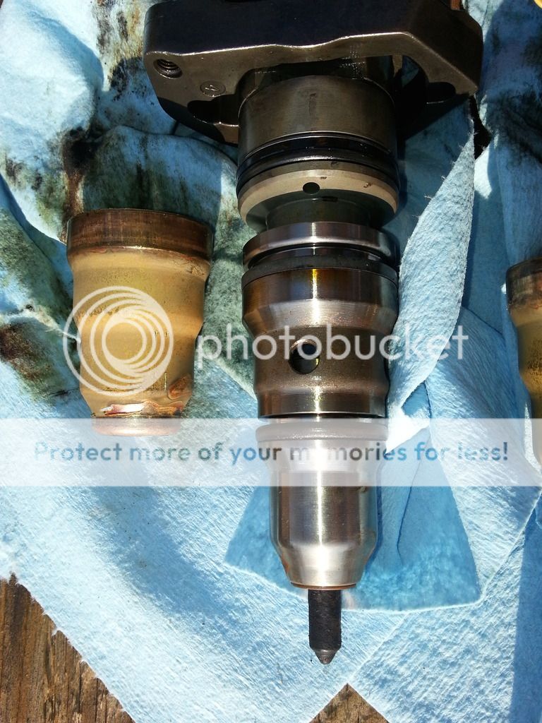 Injector cup bore cleaning, removal/install with pics . Ford Truck